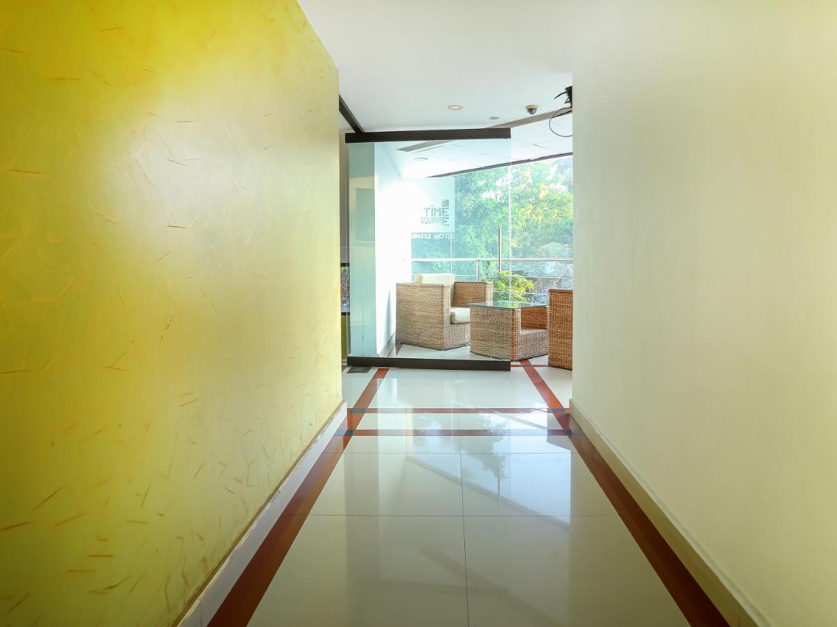Hotel Treebo Trend Time Square Marine Drive Kochi Exterior foto