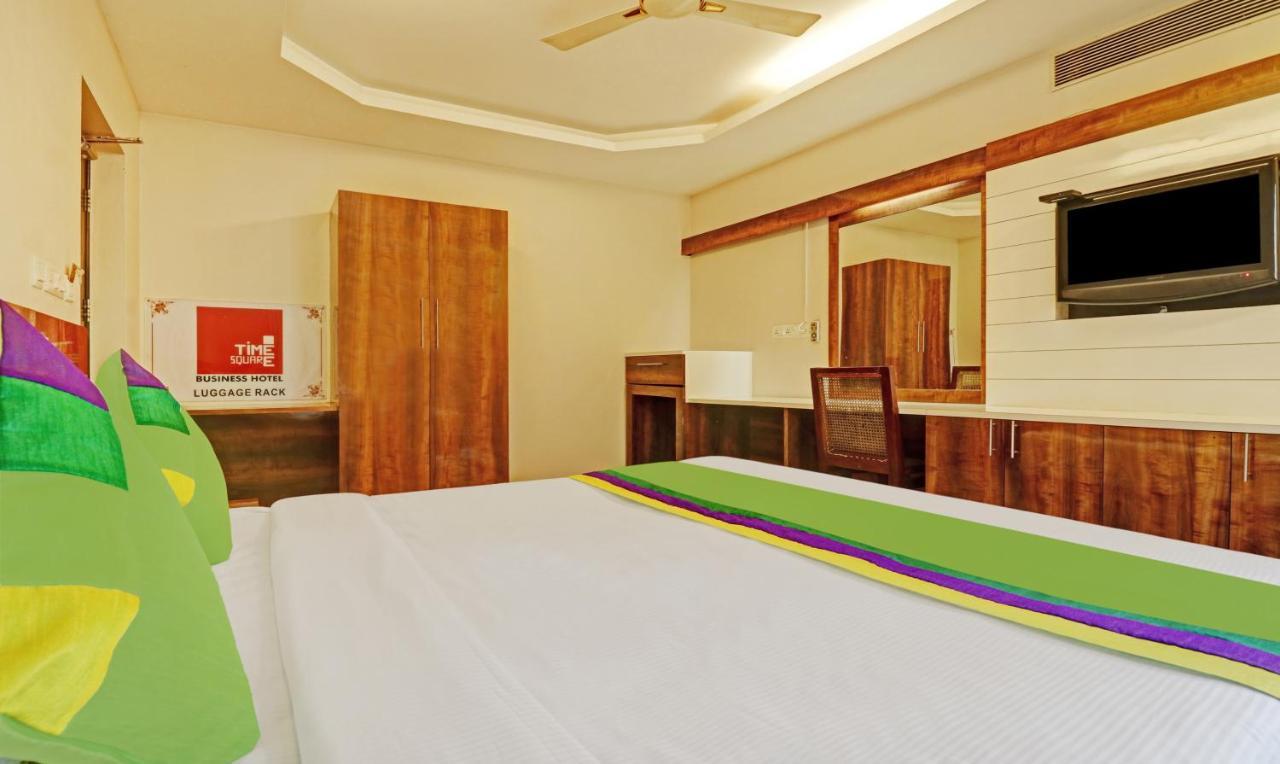 Hotel Treebo Trend Time Square Marine Drive Kochi Exterior foto