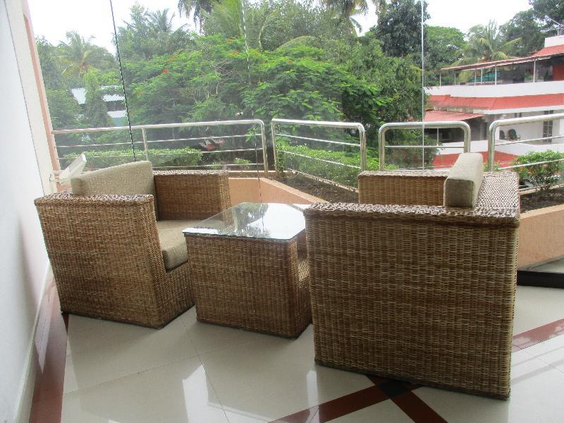 Hotel Treebo Trend Time Square Marine Drive Kochi Exterior foto